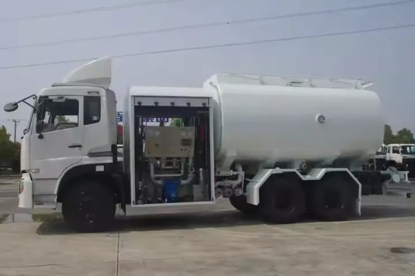 Technology and Application of Aircraft Refueling Trucks2