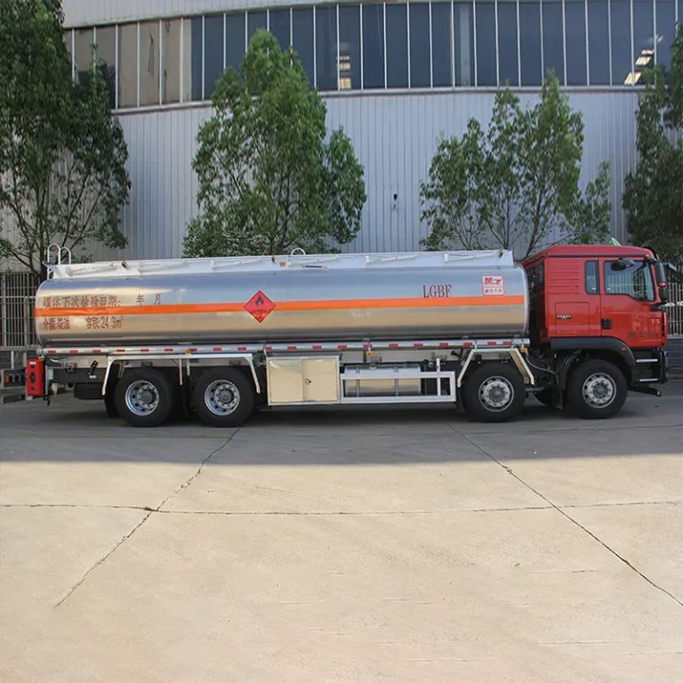 SINOTRUCK SIRTAK Aluminum Alloy Oil Tanker (1)