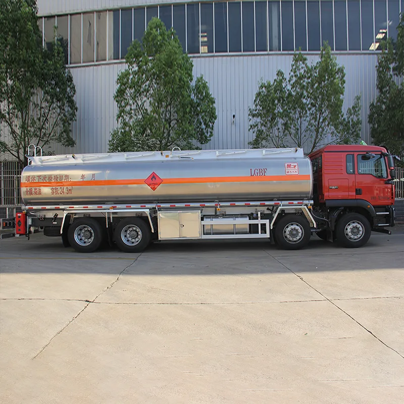 SINOTRUCK SIRTAK Aluminum Alloy Oil Tanker (1)